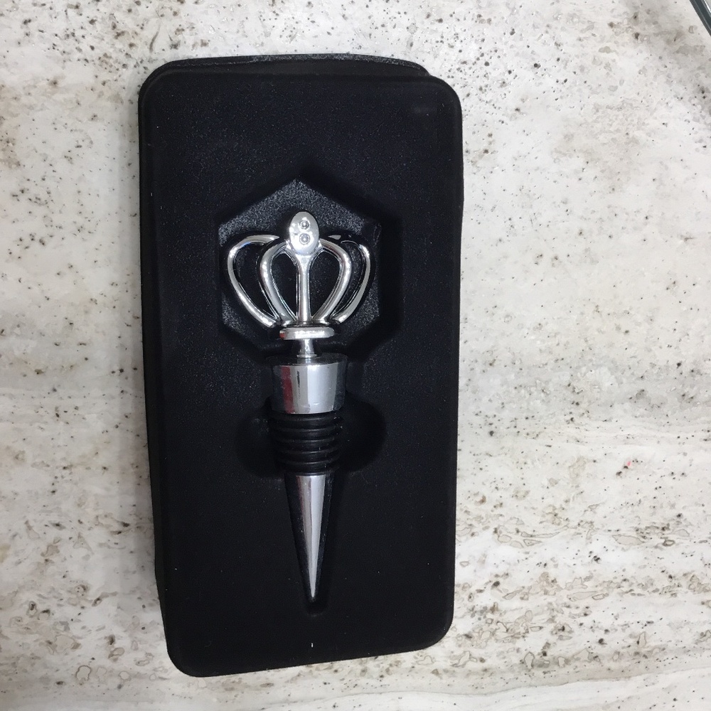 Crown Topped Wine Country Wine Bottle Stopper